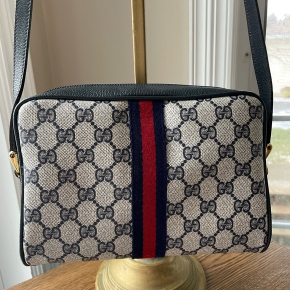💕Vintage Gucci Crossbody - Picture 2 of 14